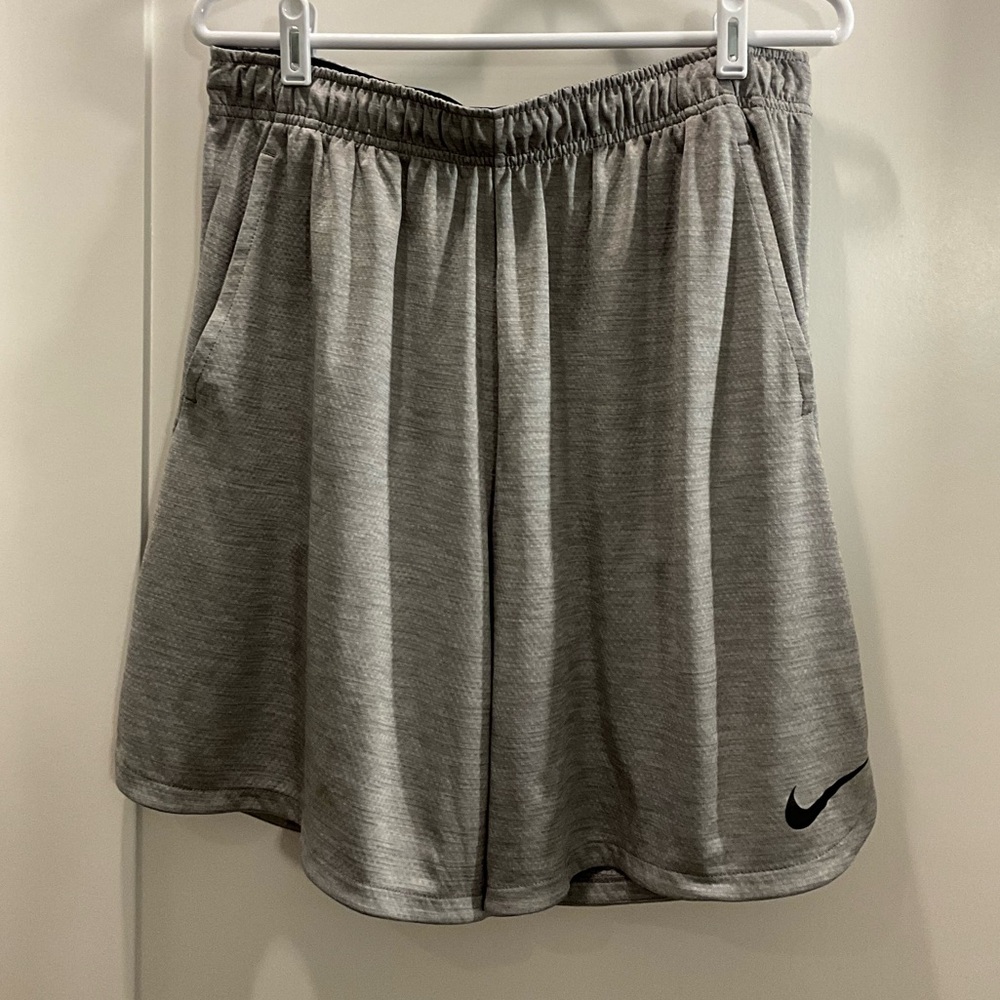 Men's Nike Size XL Grey Dri-Fit Workout Shorts Training Running Lightweight